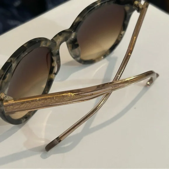 Stylish Tortoiseshell Sunglasses - Picture 5 of 8